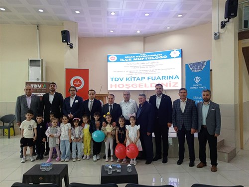 KAYMAKAM DURU KUMBARAM KİTAP OLSUN FUARI AÇILIŞINA KATILDI.